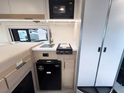 2027 Thor Motor Coach Rize photo 7