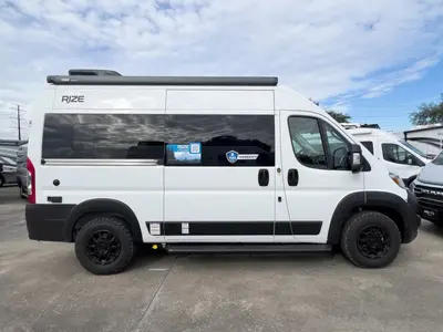 2027 Thor Motor Coach Rize photo 22