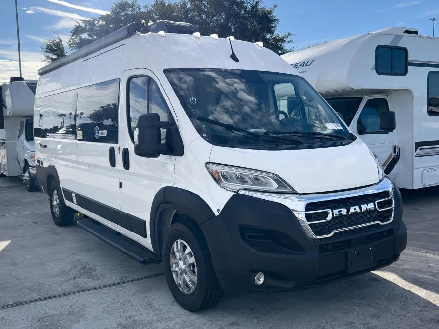 2027 Thor Motor Coach Tellaro exterior