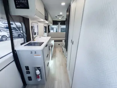 2027 Thor Motor Coach Tellaro photo 5