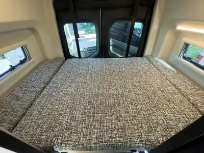2027 Tiffin Motorhomes GH2 photo 14