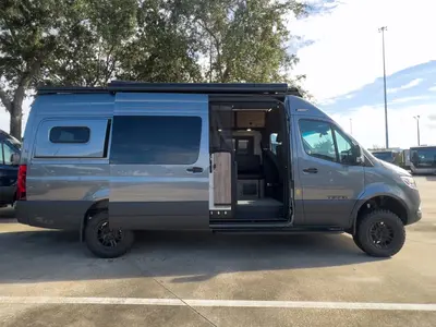 2027 Tiffin Motorhomes GH2 photo 17