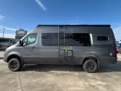 2027 Tiffin Motorhomes GH2 photo 15