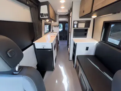 2027 Tiffin Motorhomes GH2 photo 4