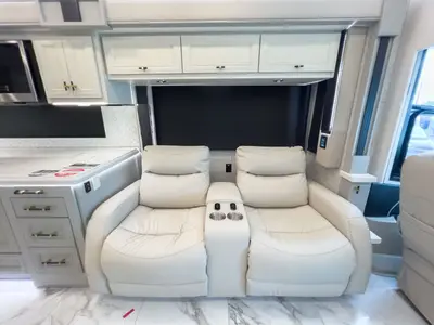 2027 Tiffin Motorhomes Allegro BUS photo 7