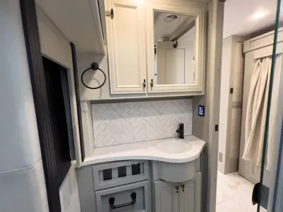 2027 Tiffin Motorhomes Allegro BUS photo 19