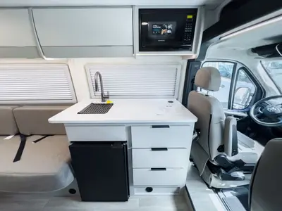 2027 Thor Motor Coach Tellaro photo 8