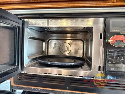 2014 Tiffin Motorhomes Allegro Breeze photo 31