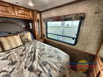 2014 Tiffin Motorhomes Allegro Breeze photo 36