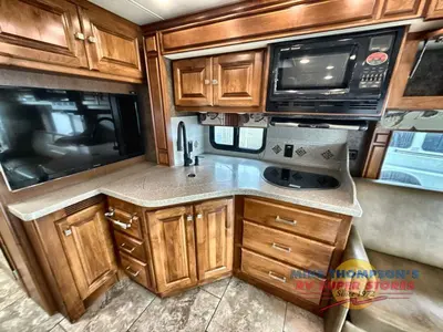 2014 Tiffin Motorhomes Allegro Breeze photo 29