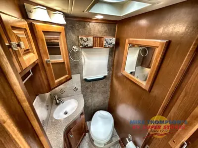 2014 Tiffin Motorhomes Allegro Breeze photo 40