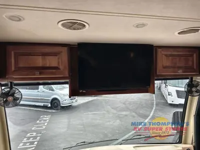 2014 Tiffin Motorhomes Allegro Breeze photo 21