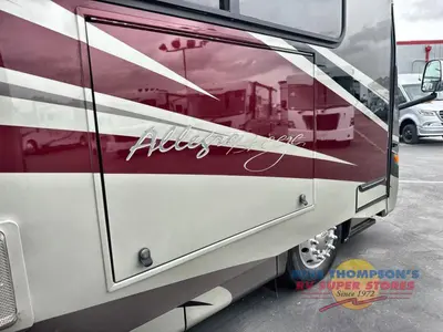2014 Tiffin Motorhomes Allegro Breeze photo 17