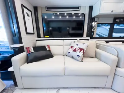 2027 Tiffin Motorhomes Phaeton photo 16