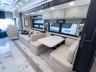 2027 Tiffin Motorhomes Phaeton photo 14