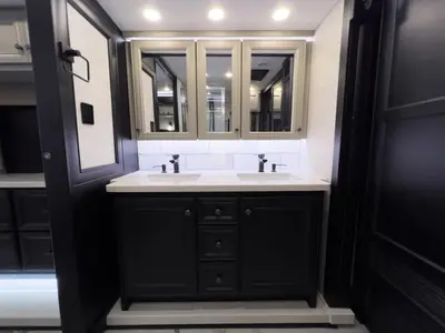 2027 Tiffin Motorhomes Phaeton photo 20