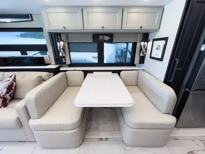 2027 Tiffin Motorhomes Phaeton photo 15