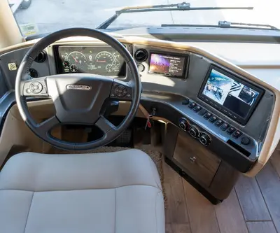 2023 Tiffin Motorhomes Phaeton photo 2