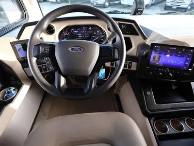 2024 Fleetwood Bounder photo 2