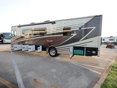 2024 Fleetwood Bounder photo 27