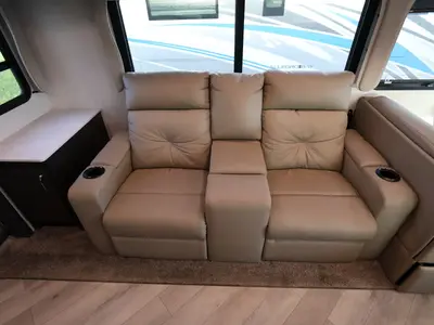 2024 Fleetwood Bounder photo 16
