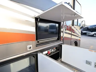 2024 Fleetwood Bounder photo 24