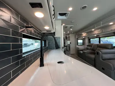 2025 Fleetwood Bounder photo 9