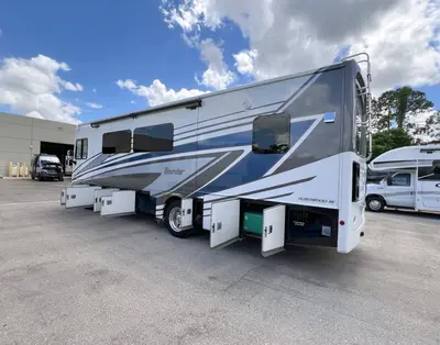 2025 Fleetwood Bounder photo 29