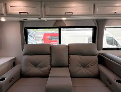 2025 Fleetwood Bounder photo 14