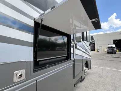 2025 Fleetwood Bounder photo 27