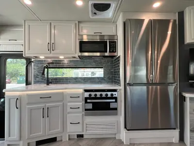 2025 Fleetwood Bounder photo 7