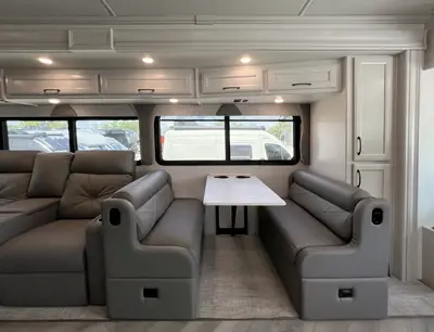 2025 Fleetwood Bounder photo 13