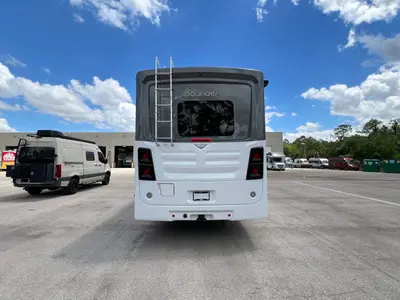 2025 Fleetwood Bounder photo 30