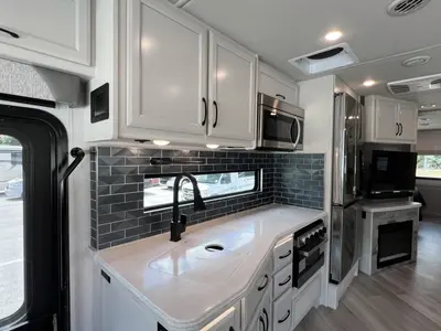 2025 Fleetwood Bounder photo 6