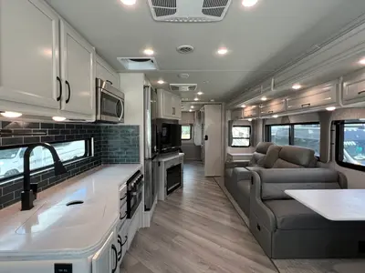 2025 Fleetwood Bounder photo 5
