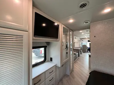2025 Fleetwood Bounder photo 18