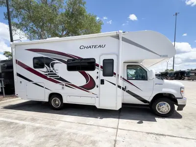 2023 Thor Motor Coach Chateau photo 26