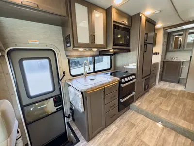 2023 Thor Motor Coach Chateau photo 7