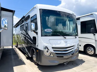 Used 2024 Fleetwood Flex 35R