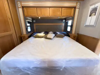 2021 Tiffin Motorhomes Allegro RED photo 19