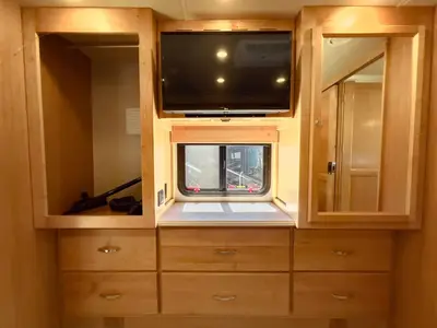 2021 Tiffin Motorhomes Allegro RED photo 20
