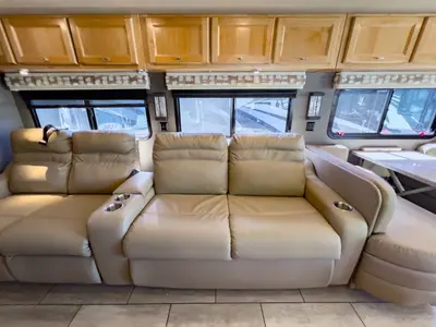 2021 Tiffin Motorhomes Allegro RED photo 15