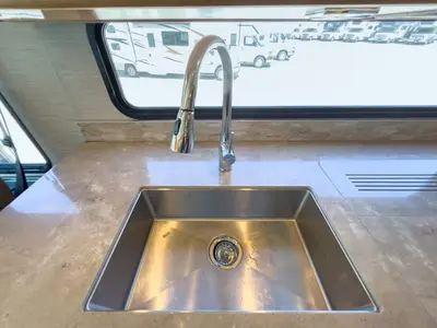 2021 Tiffin Motorhomes Allegro RED photo 9