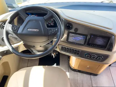 2021 Tiffin Motorhomes Allegro RED photo 2