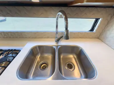 2022 Tiffin Motorhomes Breeze 33BR photo 8