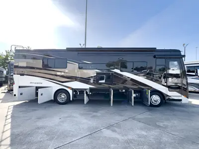 2022 Tiffin Motorhomes Breeze 33BR photo 30