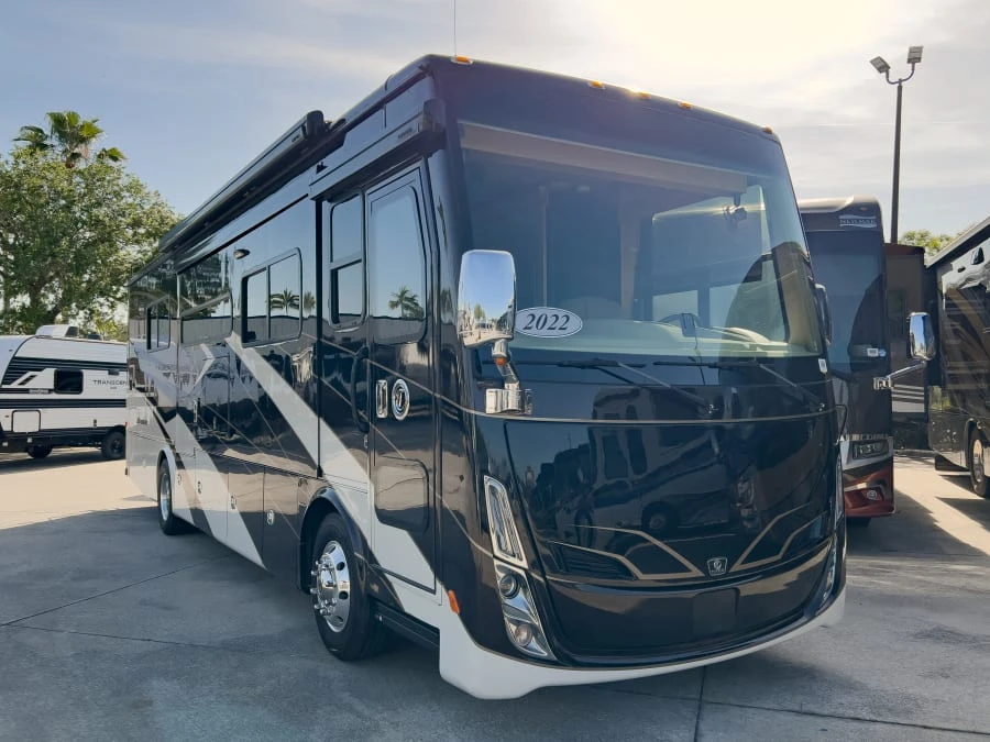 2022 Tiffin Motorhomes Breeze 33BR exterior