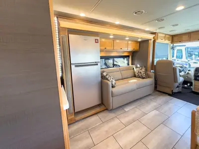 2022 Tiffin Motorhomes Breeze 33BR photo 12