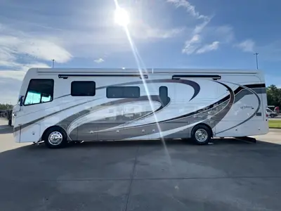 2024 Fleetwood Discovery LXE photo 27
