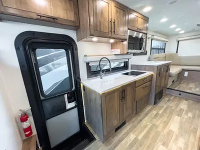 2024 Jayco Seneca photo 6